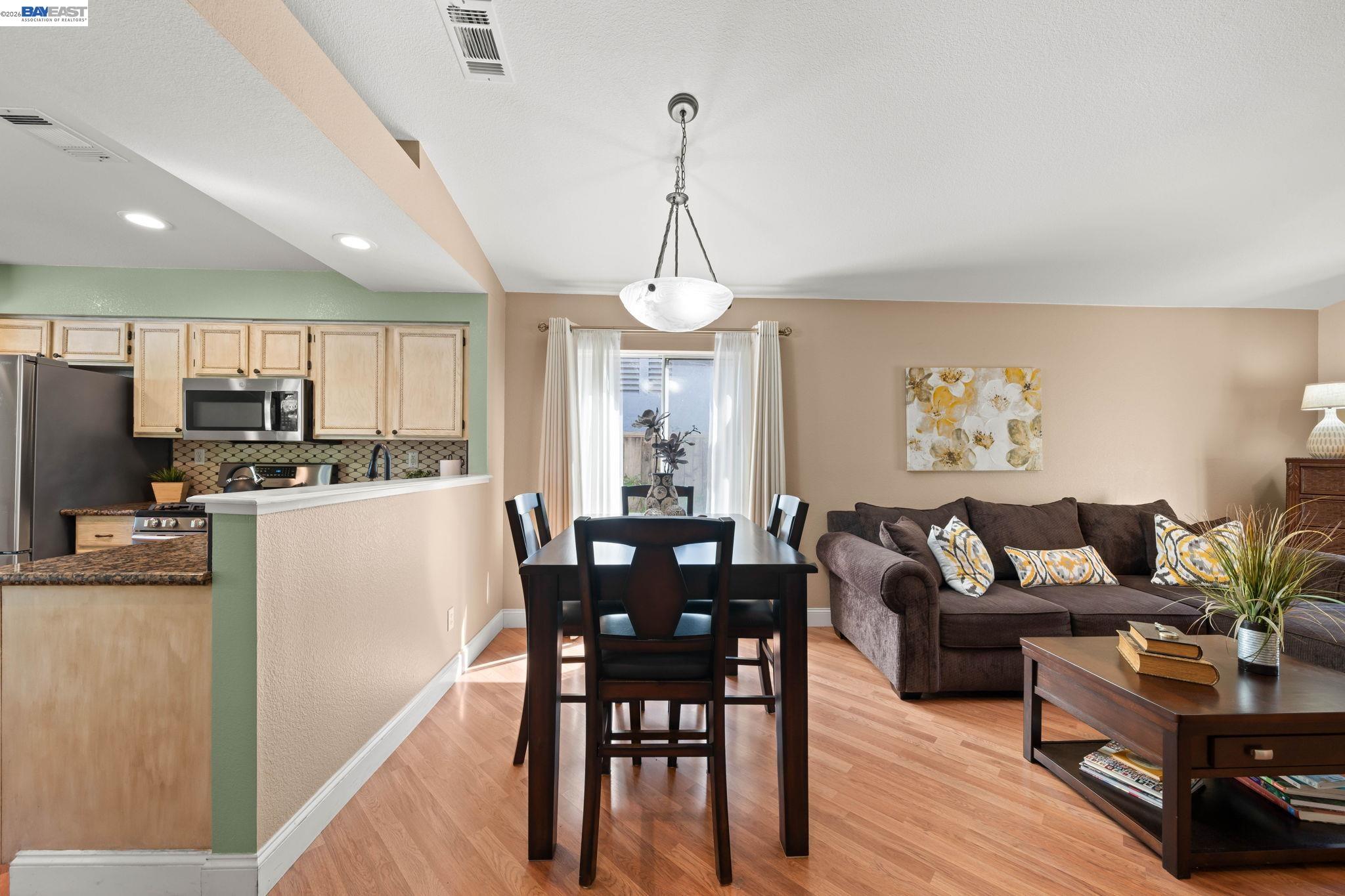 505 Powell Court Bay Point, CA 94565 - Photo 10 of 29 Gallery Image 10