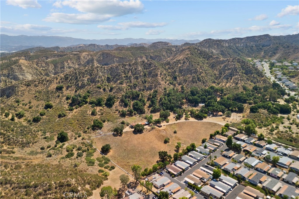 27772 Parker Road Castaic, CA 91384 - Photo 3 of 31