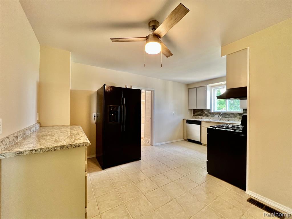 6801 Connell Road Yale, MI 48097 - Photo 15 of 34