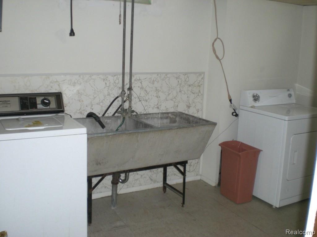3147 Pearl Avenue Warren, MI 48091 - Photo 18 of 21 CIMG4705.jpg