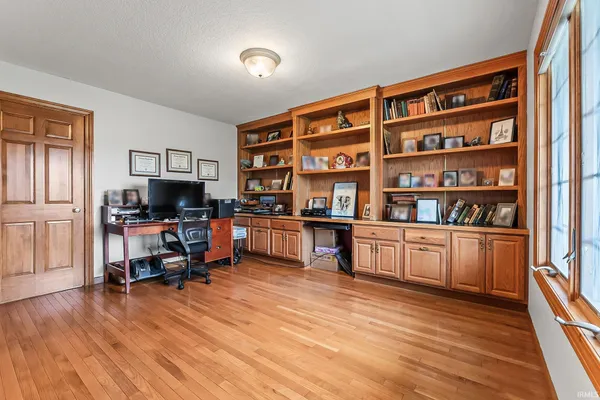 $394,900 | 8213 Gatewood Court, Fort Wayne, IN 46815
