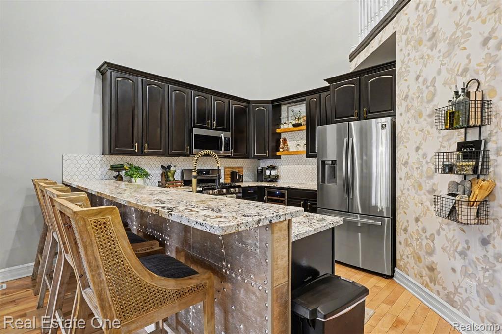 686 West Bluff Court, Unit 23 Rochester Hills, MI 48307 - Photo 5 of 43
