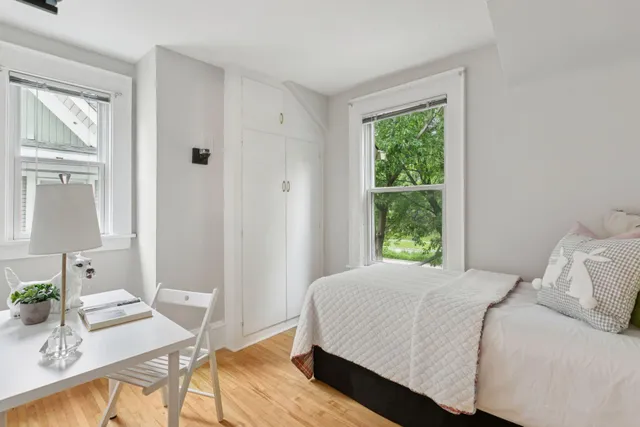 $2,995 | 2138 Marshall Avenue, St. Paul, MN 55104