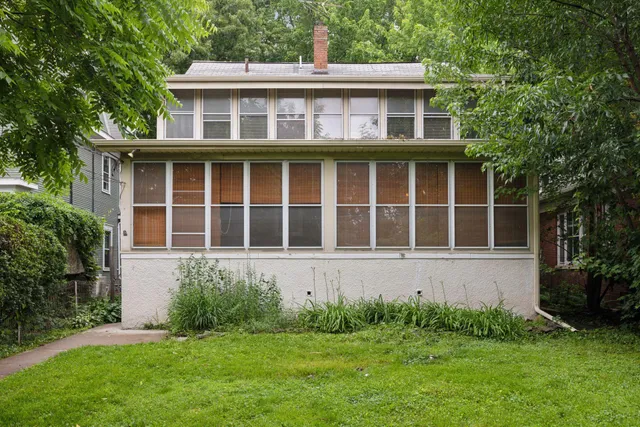 $2,995 | 2138 Marshall Avenue, St. Paul, MN 55104