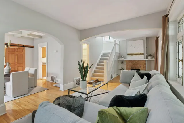 $2,995 | 2138 Marshall Avenue, St. Paul, MN 55104