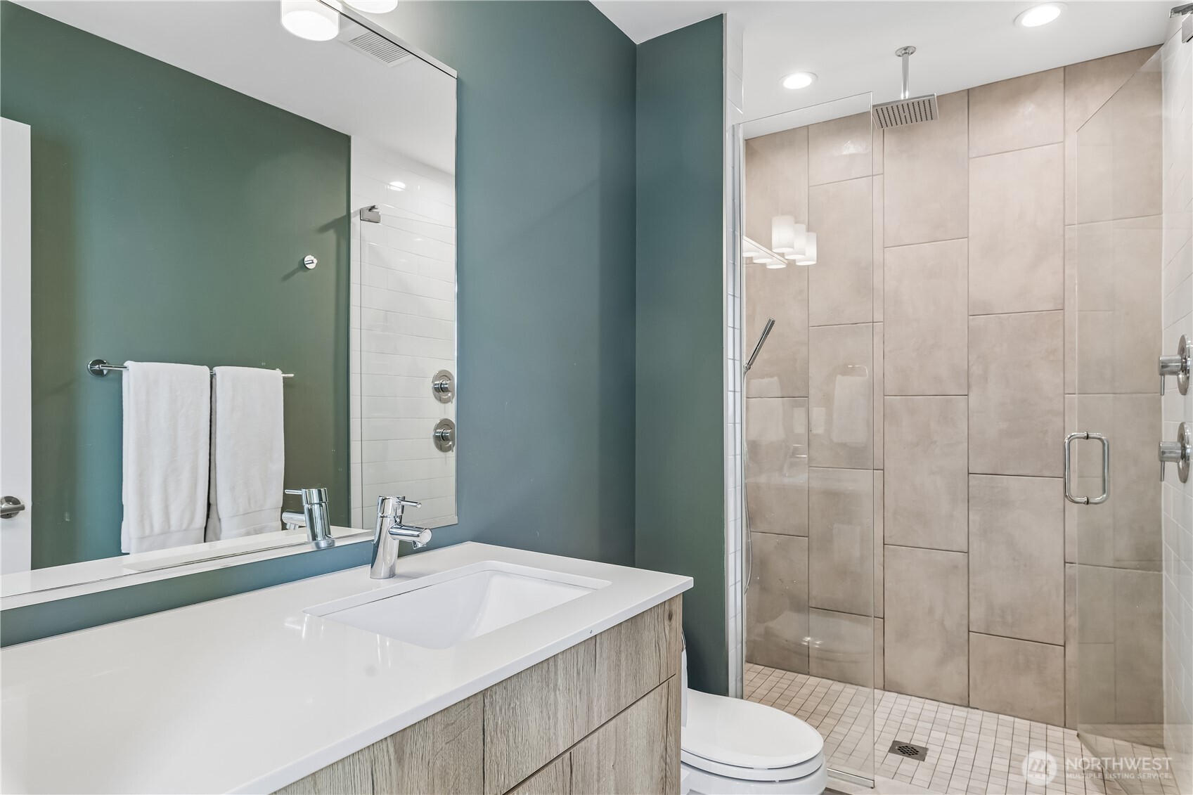 3665 Interlake Avenue North, Unit B Seattle, WA 98103 - Photo 10 of 24