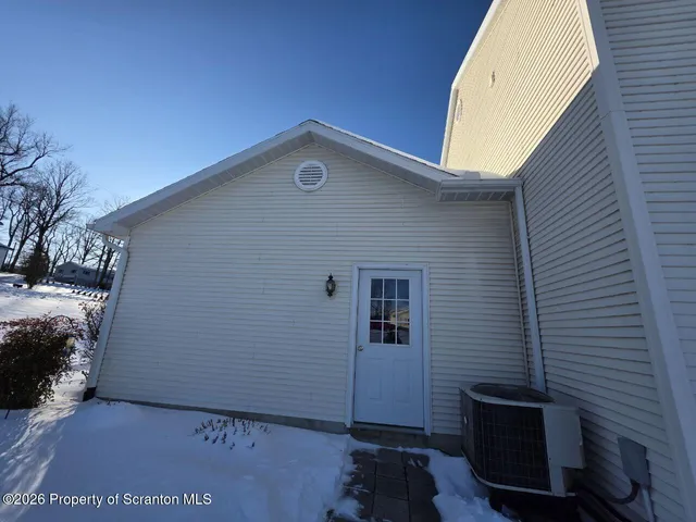 $356,000 | 205 Salem Glenn Boulevard, Selinsgrove, PA 17870