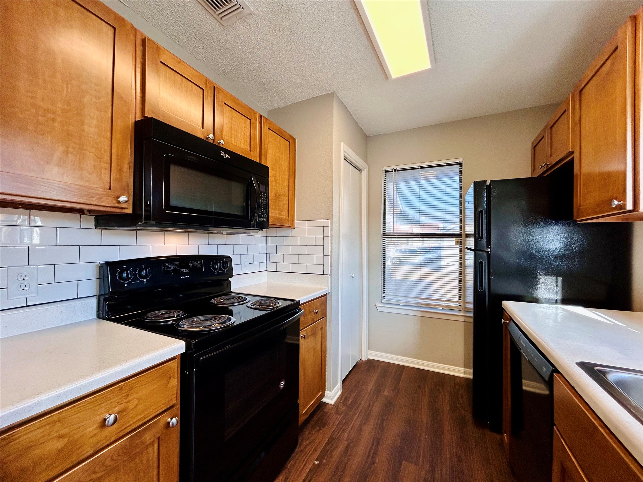 8905 Schick Road, Unit D Austin, TX 78729 - Photo 5 of 21