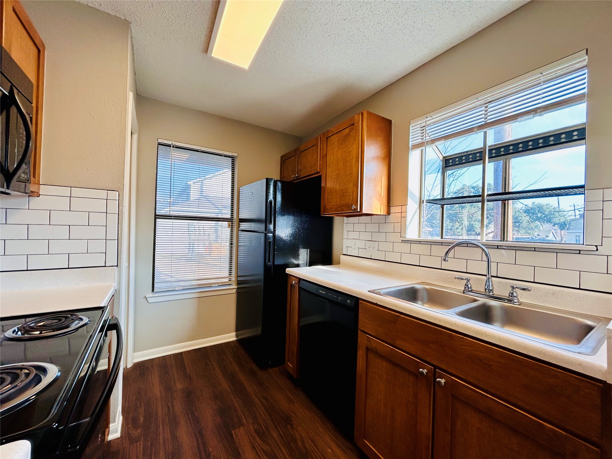 8905 Schick Road, Unit D Austin, TX 78729 - Photo 6 of 21