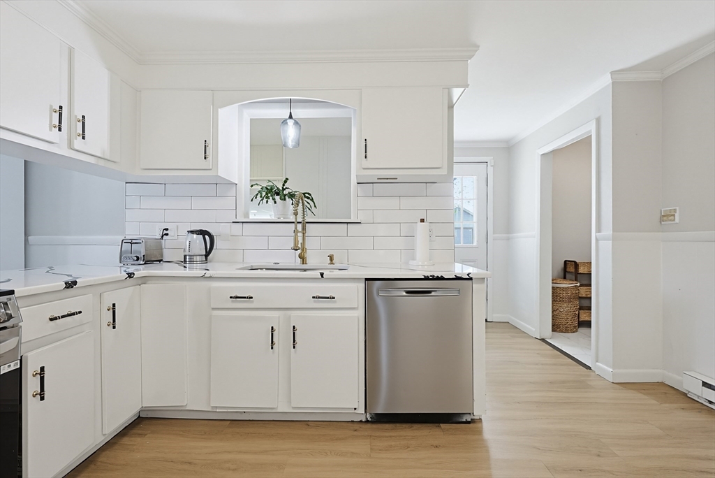 7 Miscoe Road Worcester, MA 01604 - Photo 9 of 42
