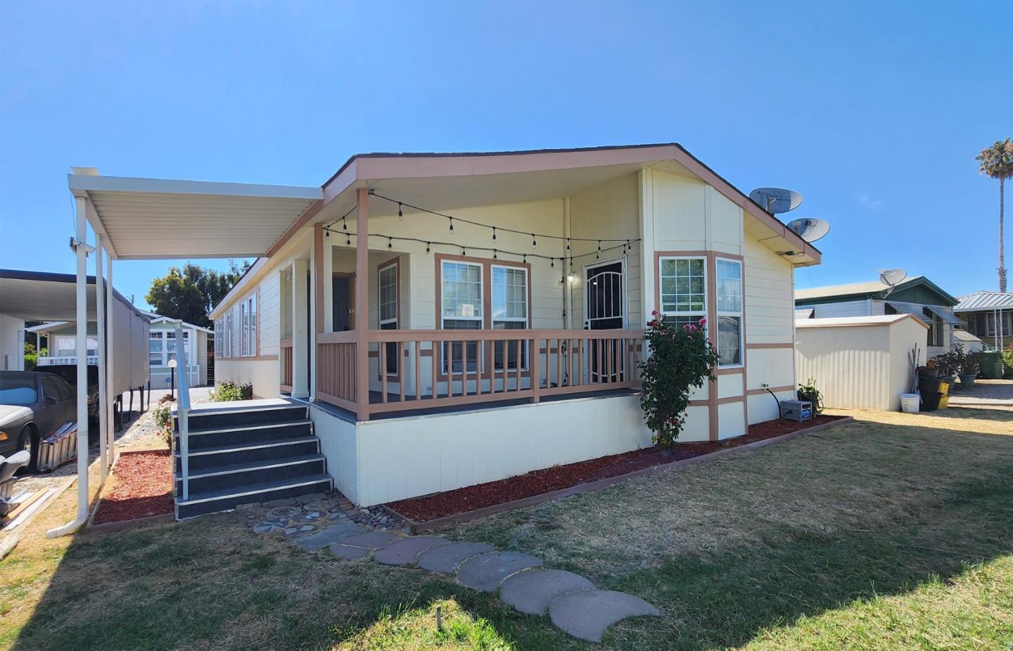 5450 Monterey Road, Unit 142 San Jose, CA 95111 - Photo 2 of 13 a view of a house with a yard