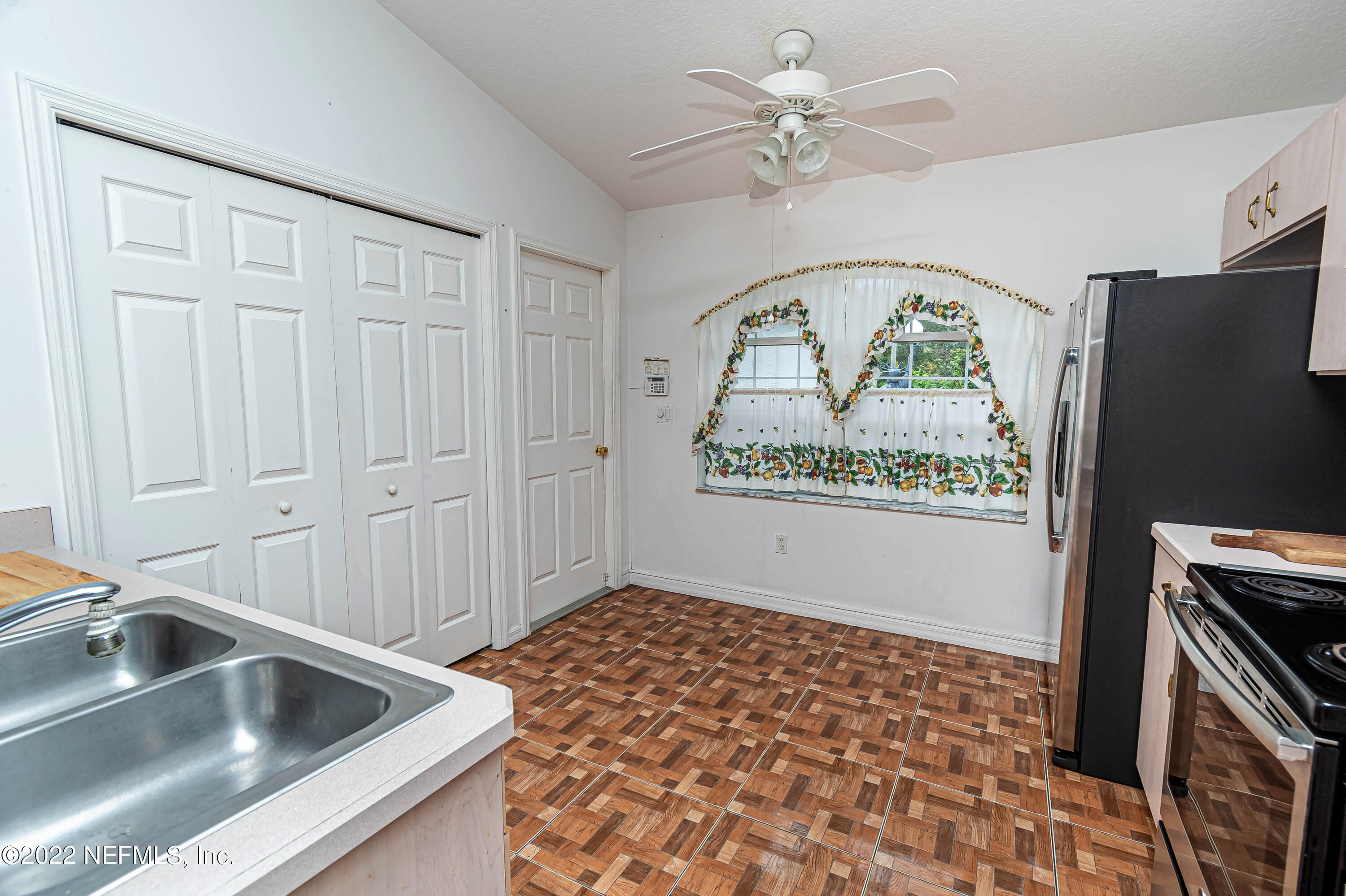 74 Raintree Place Palm Coast, FL 32164 - Photo 16 of 51 kitchen4