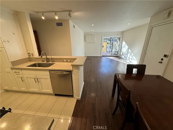 $2,450 | 365 Burchett Street, Unit 110, Glendale, CA 91203