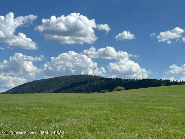 $2,400,000 | 1-2 Skyline Drive, Pinedale, WY 82941