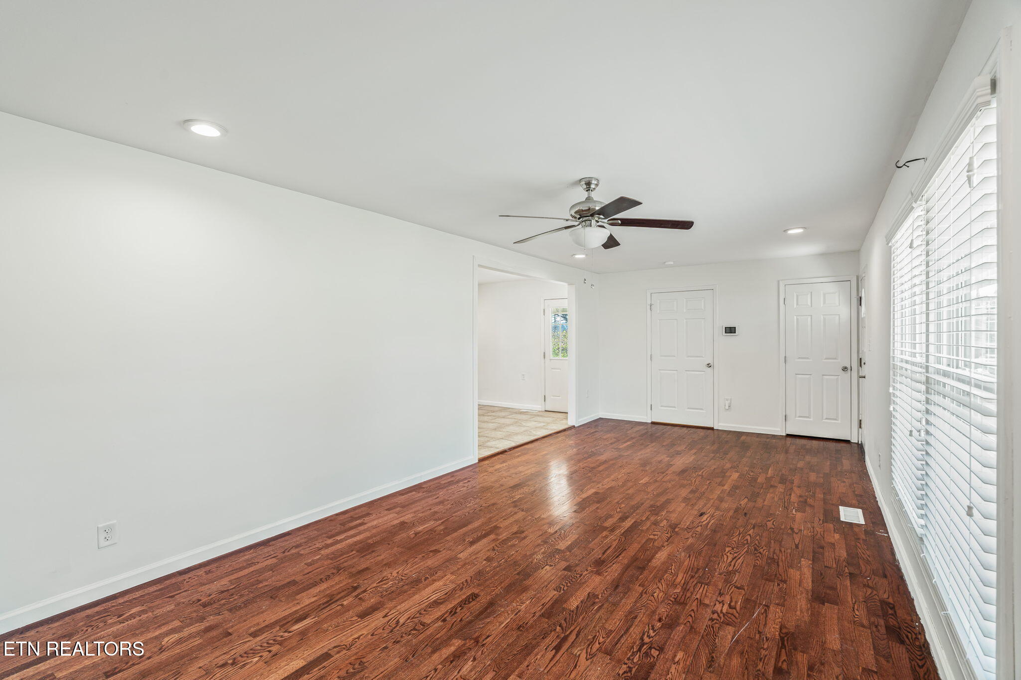 120 Madora Drive Powell, TN 37849 - Photo 7 of 30 10-web-or-mls-120 Madora Drive-11