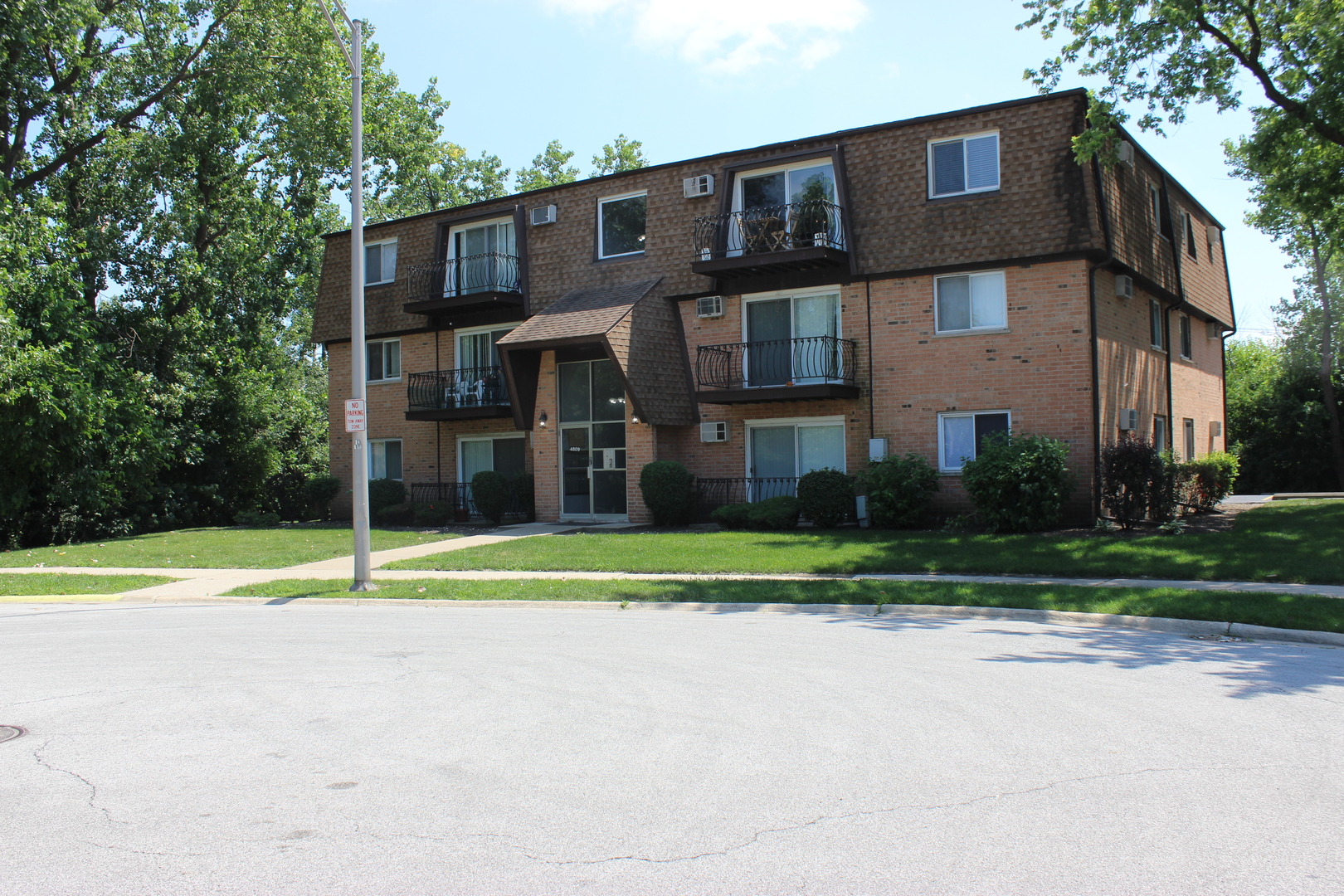 4809 West Engle Road, Unit 3B Alsip, IL 60803 - Photo 1 of 22