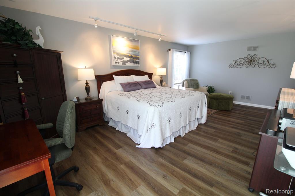 31775 Ridgeside Drive, Unit 2 Farmington Hills, MI 48334 - Photo 62 of 90