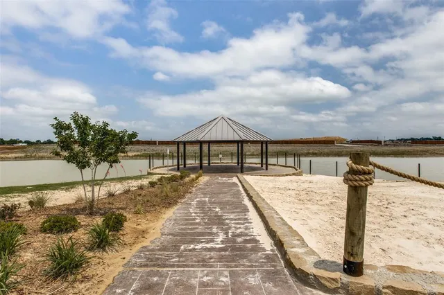 $250,000 | 528 Autumnwood Way, Princeton, TX 75407