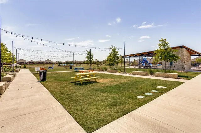 $250,000 | 528 Autumnwood Way, Princeton, TX 75407