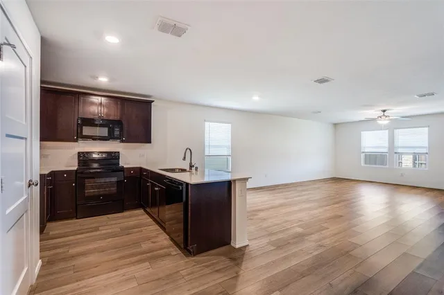 $250,000 | 528 Autumnwood Way, Princeton, TX 75407