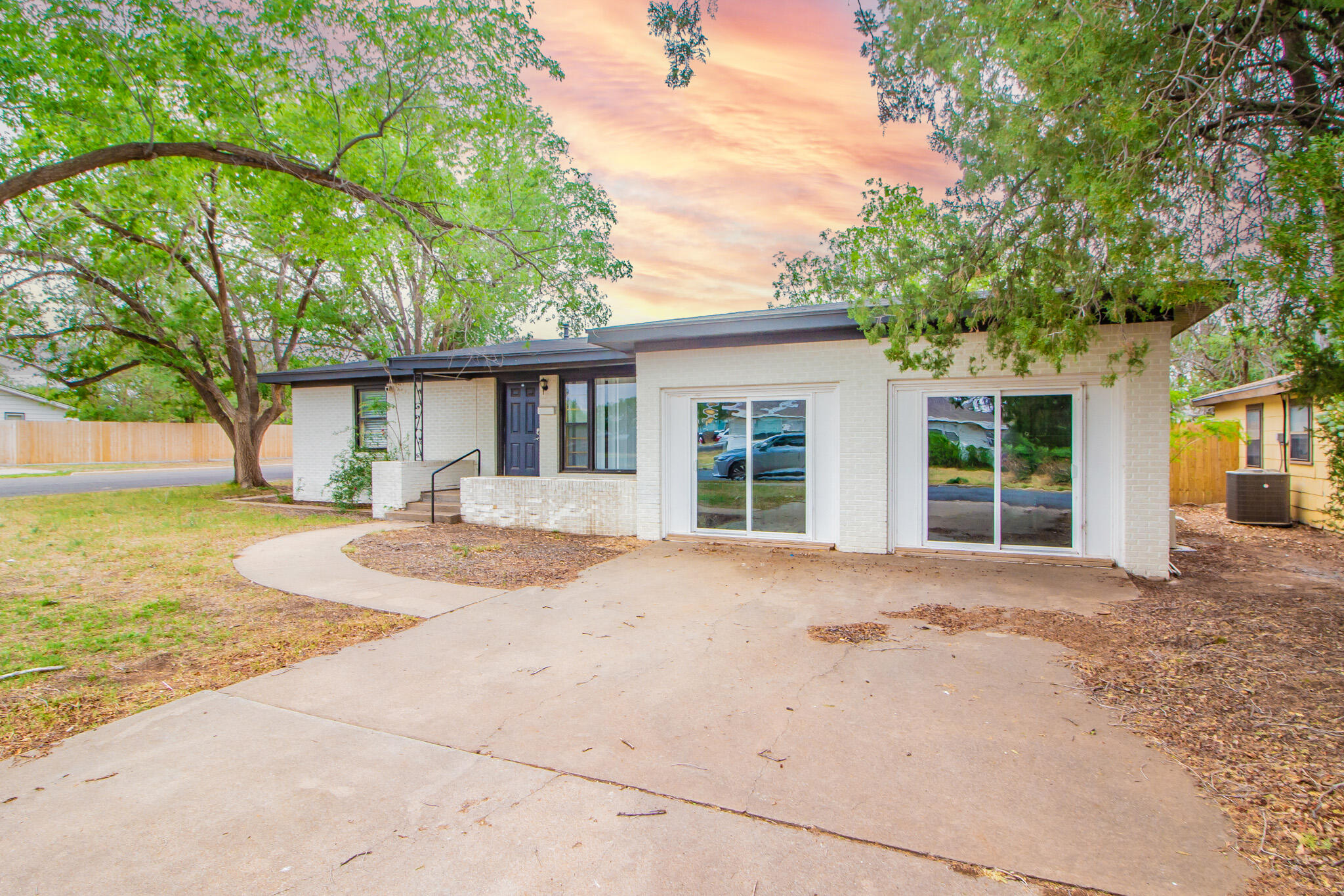 4201 44th Street Lubbock, TX 79413 - Photo 2 of 30 IMG_7730