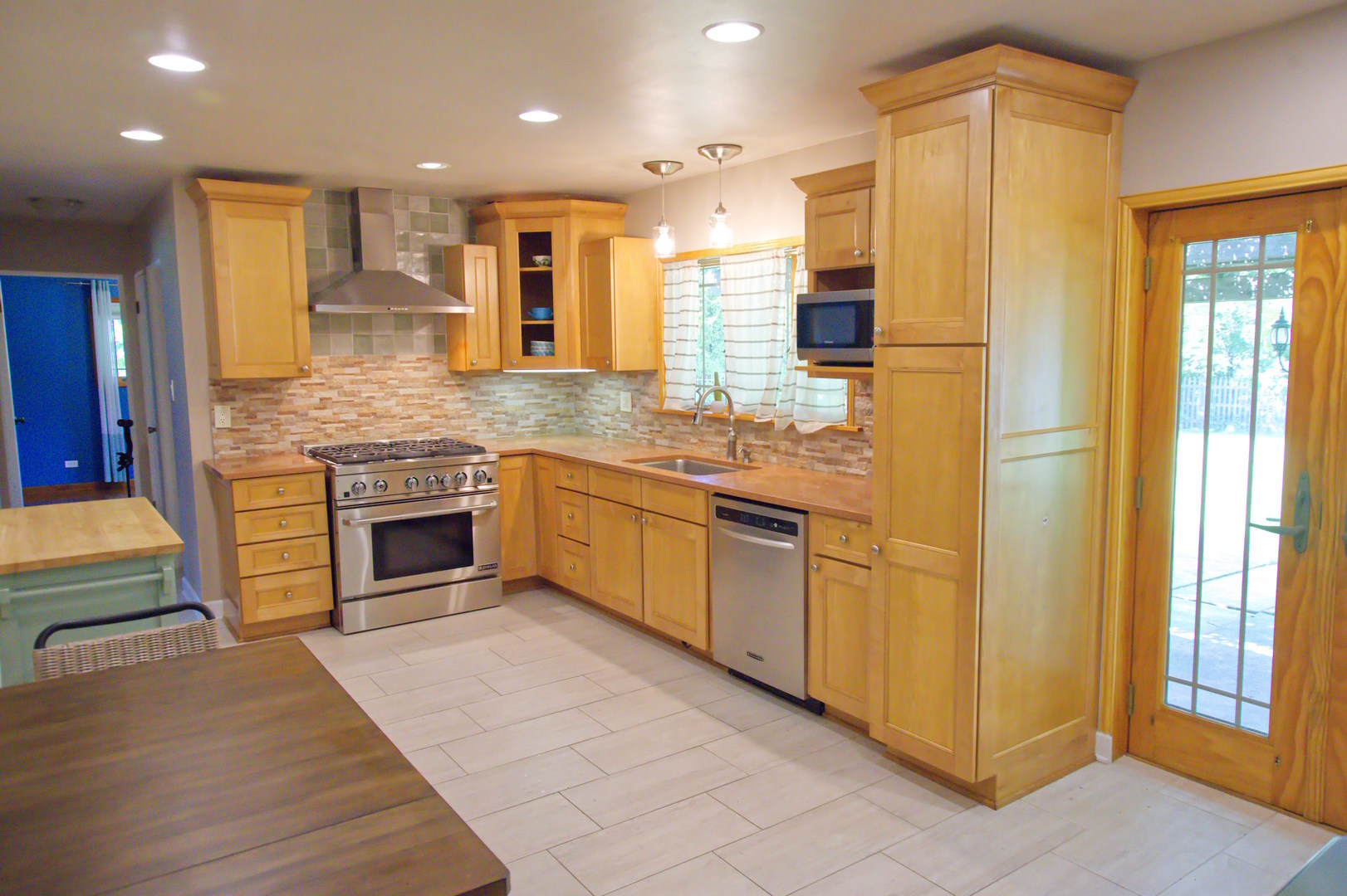 16W320 94th Street Burr Ridge, IL 60527 - Photo 3 of 20 Gallery Image 3