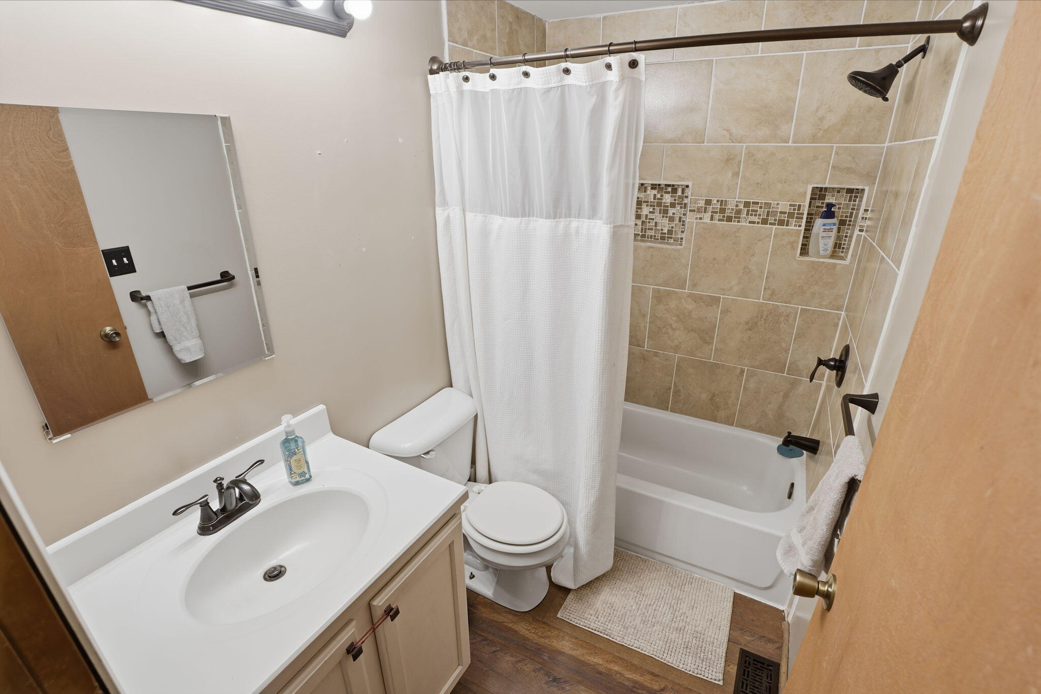 7475 Cox Road Bellevue, MI 49021 - Photo 13 of 23 Bathroom 2