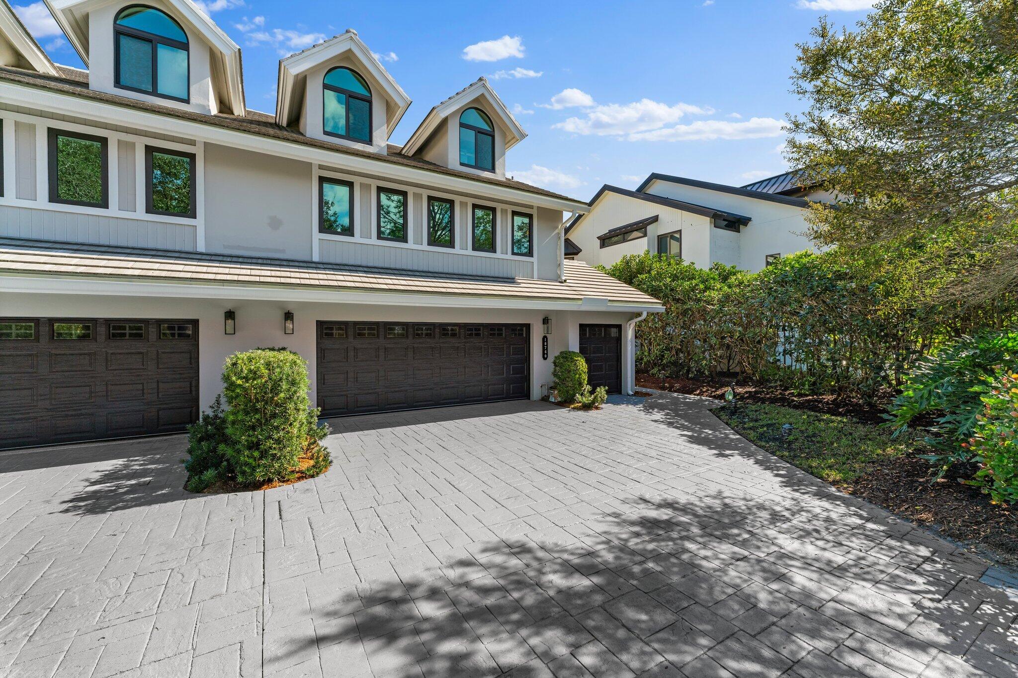 18760 Southeast Pineneedle Lane Jupiter, FL 33469 - Photo 3 of 57 Driveway View