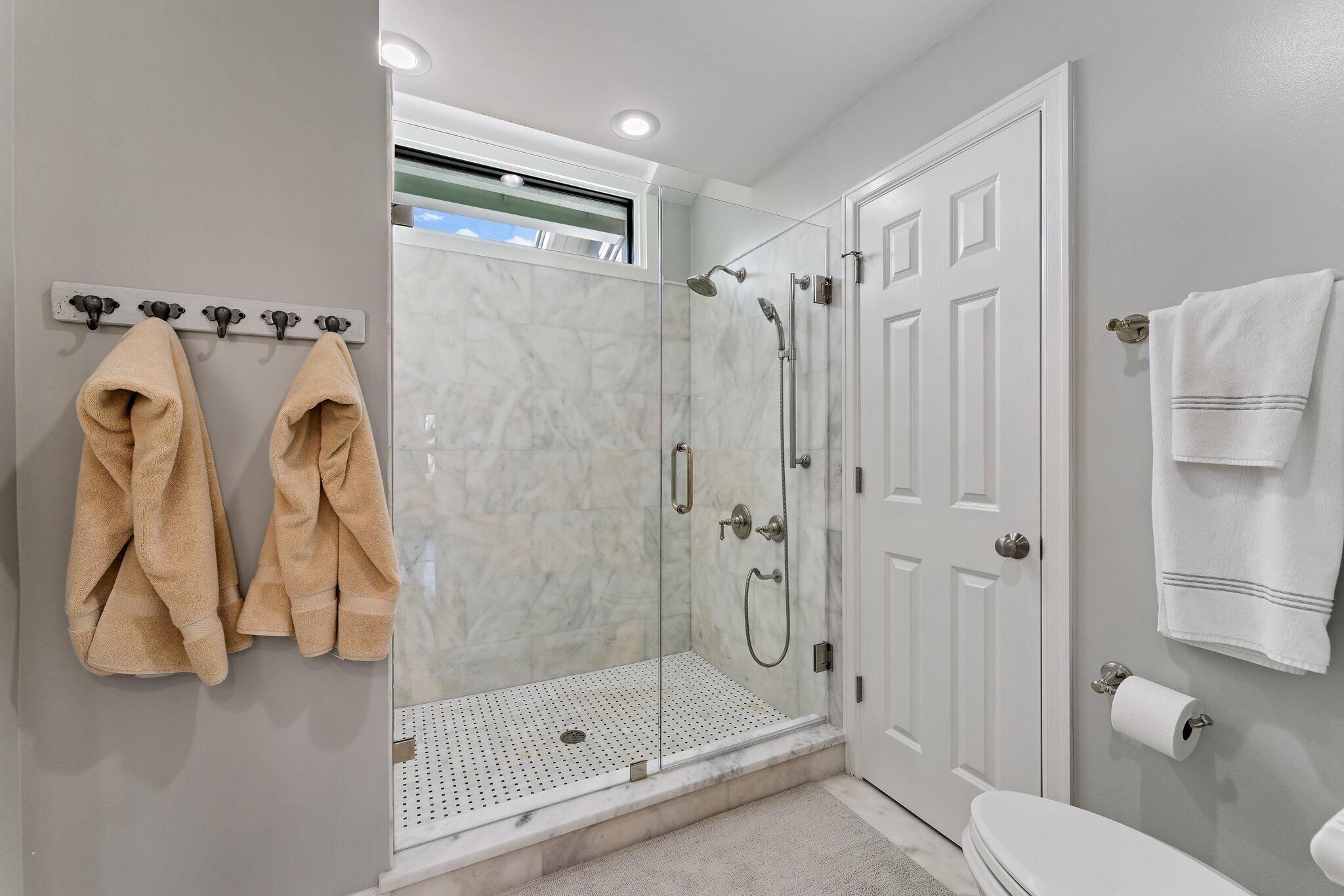 18760 Southeast Pineneedle Lane Jupiter, FL 33469 - Photo 35 of 57 Primary Bath