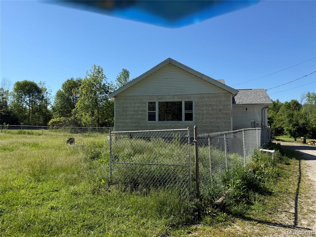 10323 Halsey Road Grand Blanc, MI 48439 - Photo 2 of 18