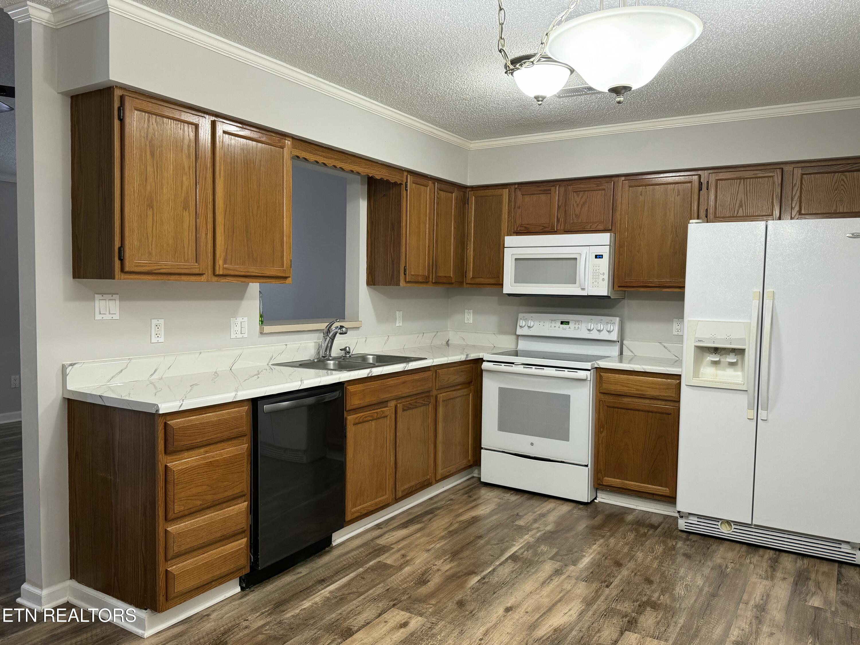 7908 Dighton Way Powell, TN 37849 - Photo 4 of 19 IMG_7140