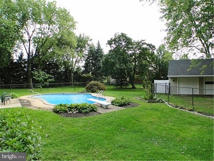 112 Arbor Road Churchville, PA 18966 - Photo 20 of 23 Back Yard
