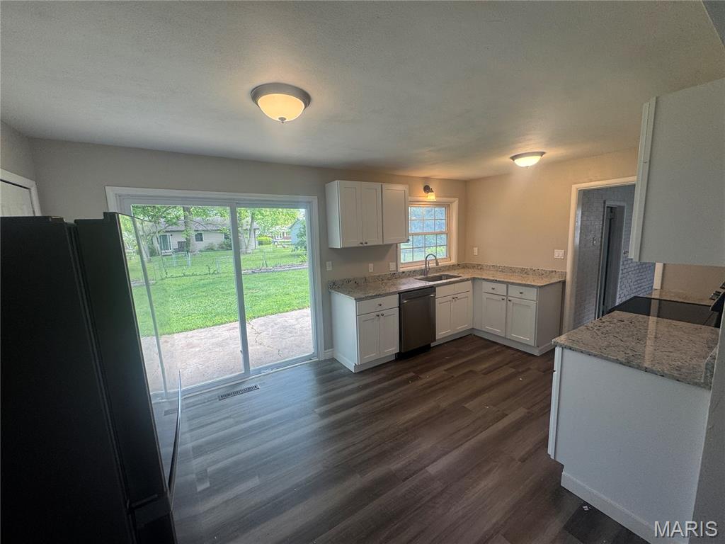 6116 Old Collinsville Road Fairview Heights, IL 62208 - Photo 4 of 21