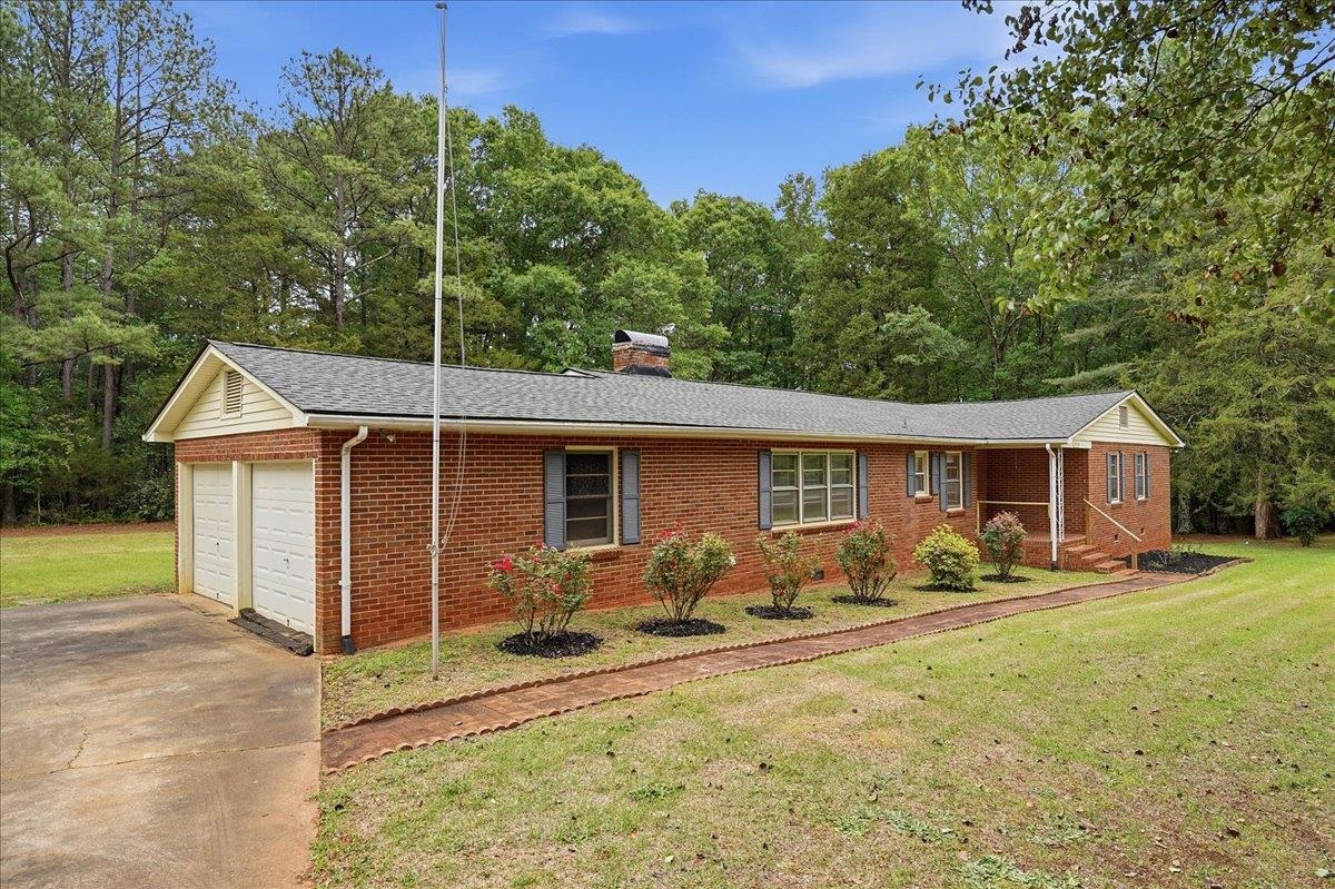 4129 Clifton Glendale Road Spartanburg, SC 29307 - Photo 3 of 45