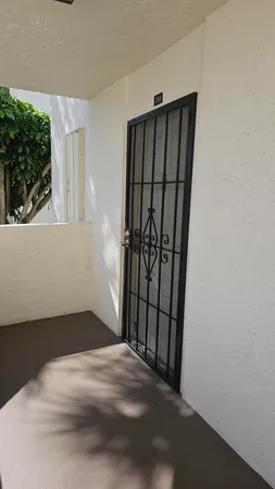 $1,500 | 3138 Via Poinciana, Unit 209, Lake Worth, FL 33467