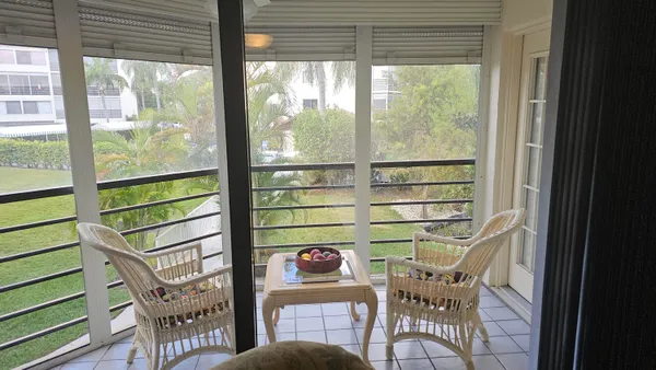 $1,500 | 3138 Via Poinciana, Unit 209, Lake Worth, FL 33467