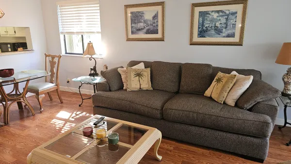 $1,500 | 3138 Via Poinciana, Unit 209, Lake Worth, FL 33467