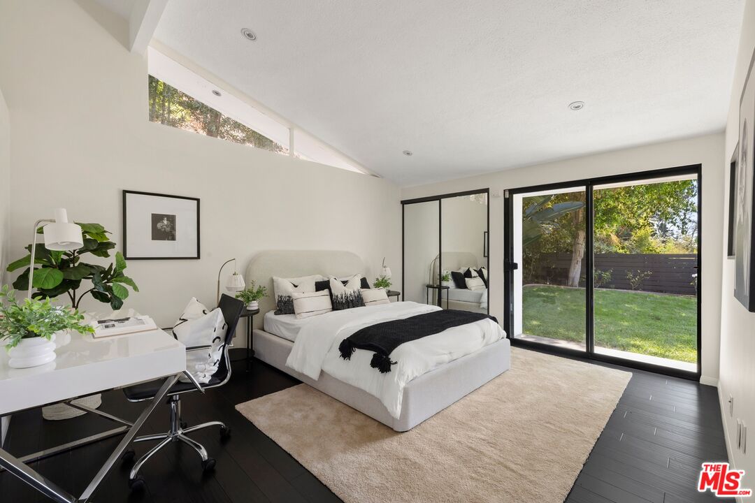 2100 Roscomare Road Los Angeles, CA 90077 - Photo 13 of 24 Gallery Image 13