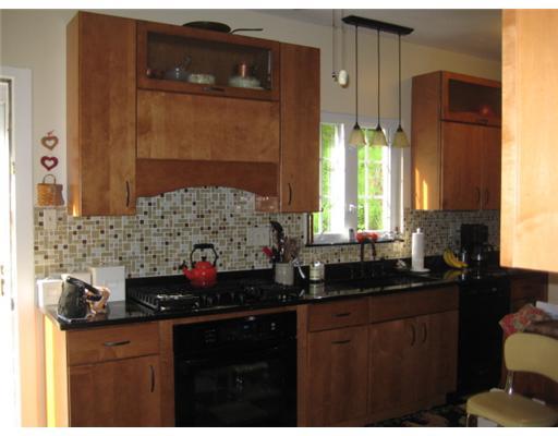 700 Baldwin Road Thornburg, PA 15205 - Photo 8 of 16 Kitchen.