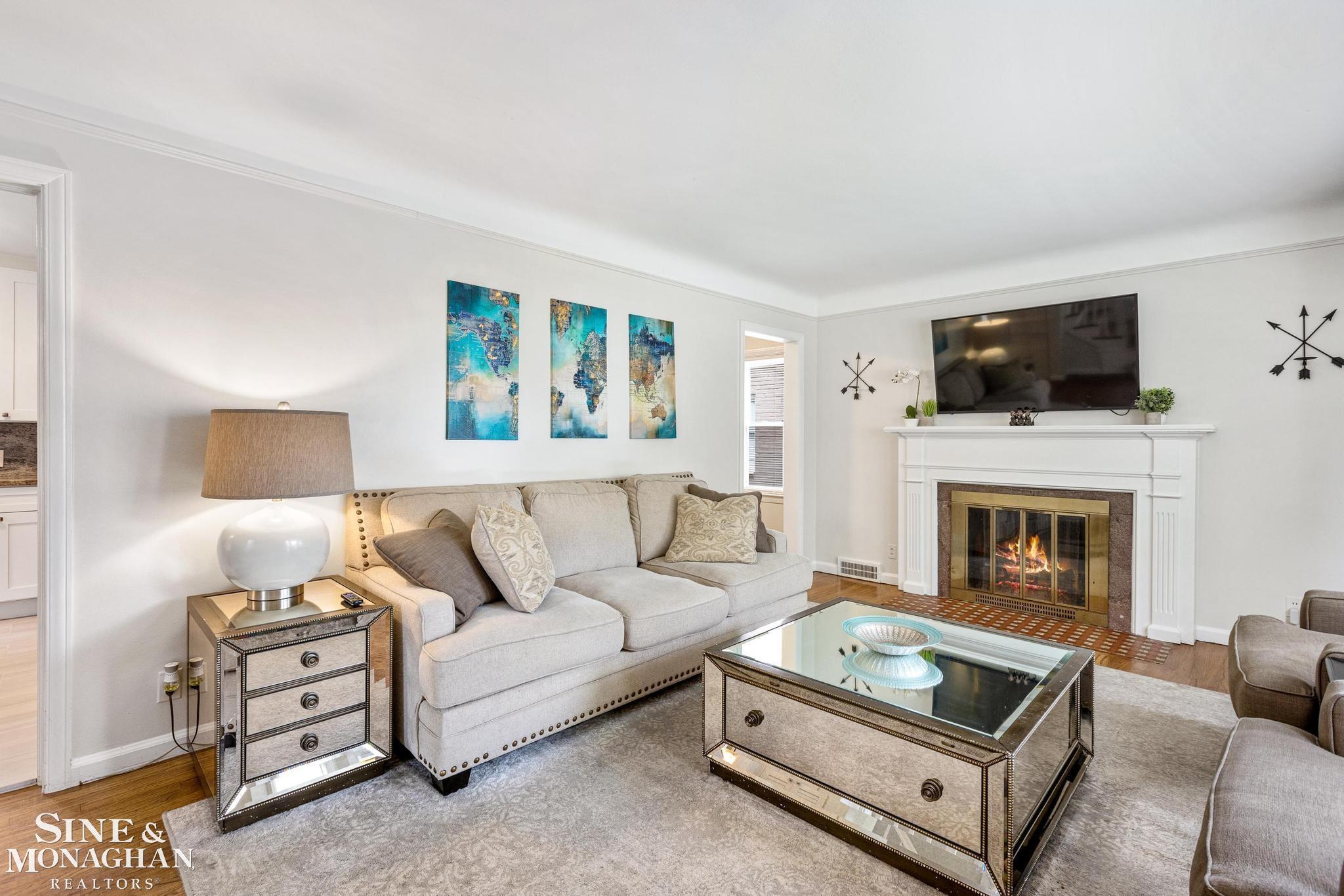 2119 Lancaster Street Grosse Pointe, MI 48236 - Photo 4 of 23