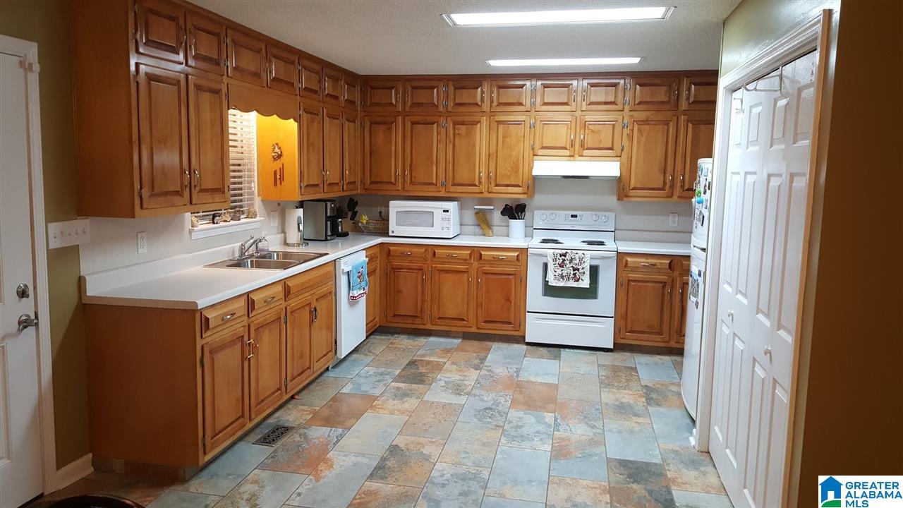 86 Mitchell Road Talladega, AL 35160 - Photo 4 of 19
