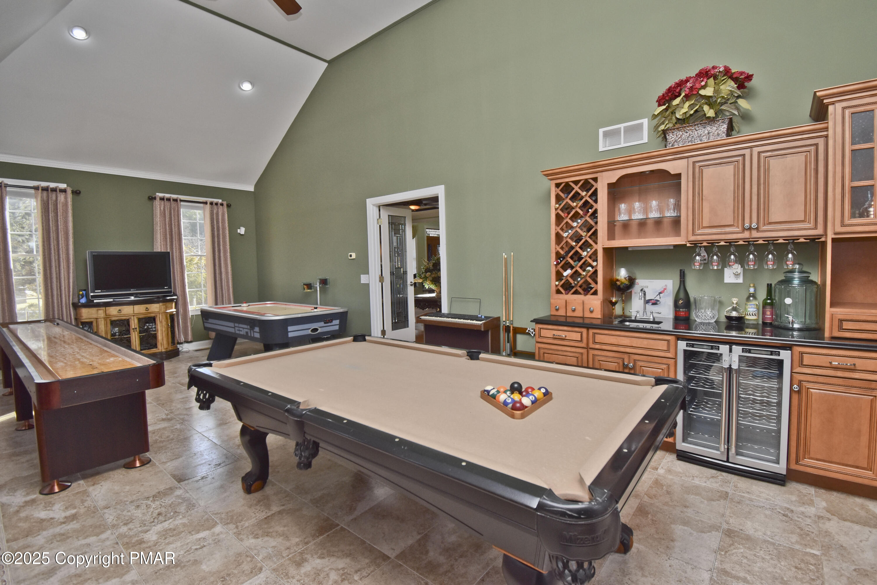 145 Rising Meadow Way East Stroudsburg, PA 18302 - Photo 27 of 94 7 Solarium (5)