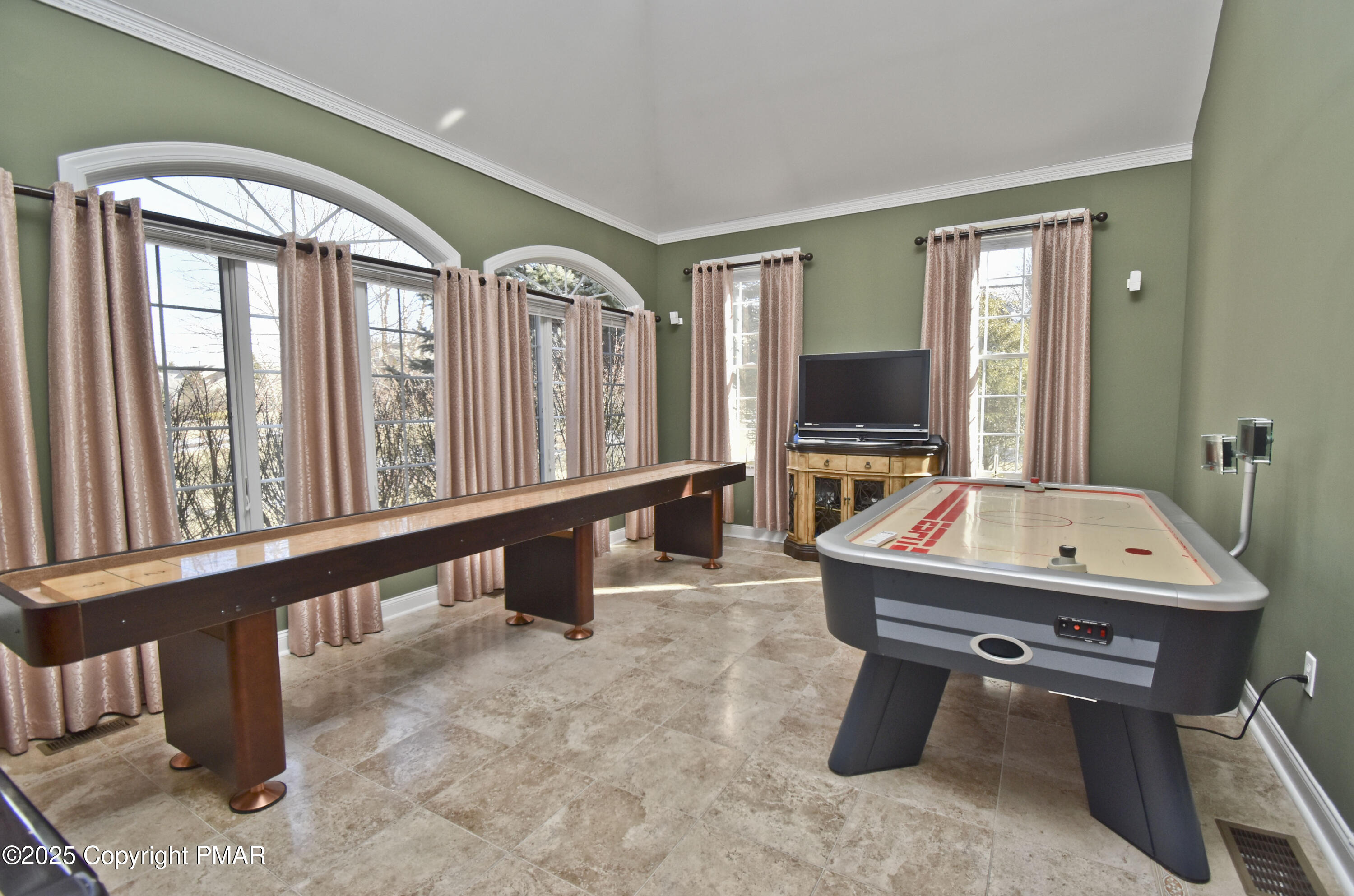145 Rising Meadow Way East Stroudsburg, PA 18302 - Photo 31 of 94 7 Solarium (3)
