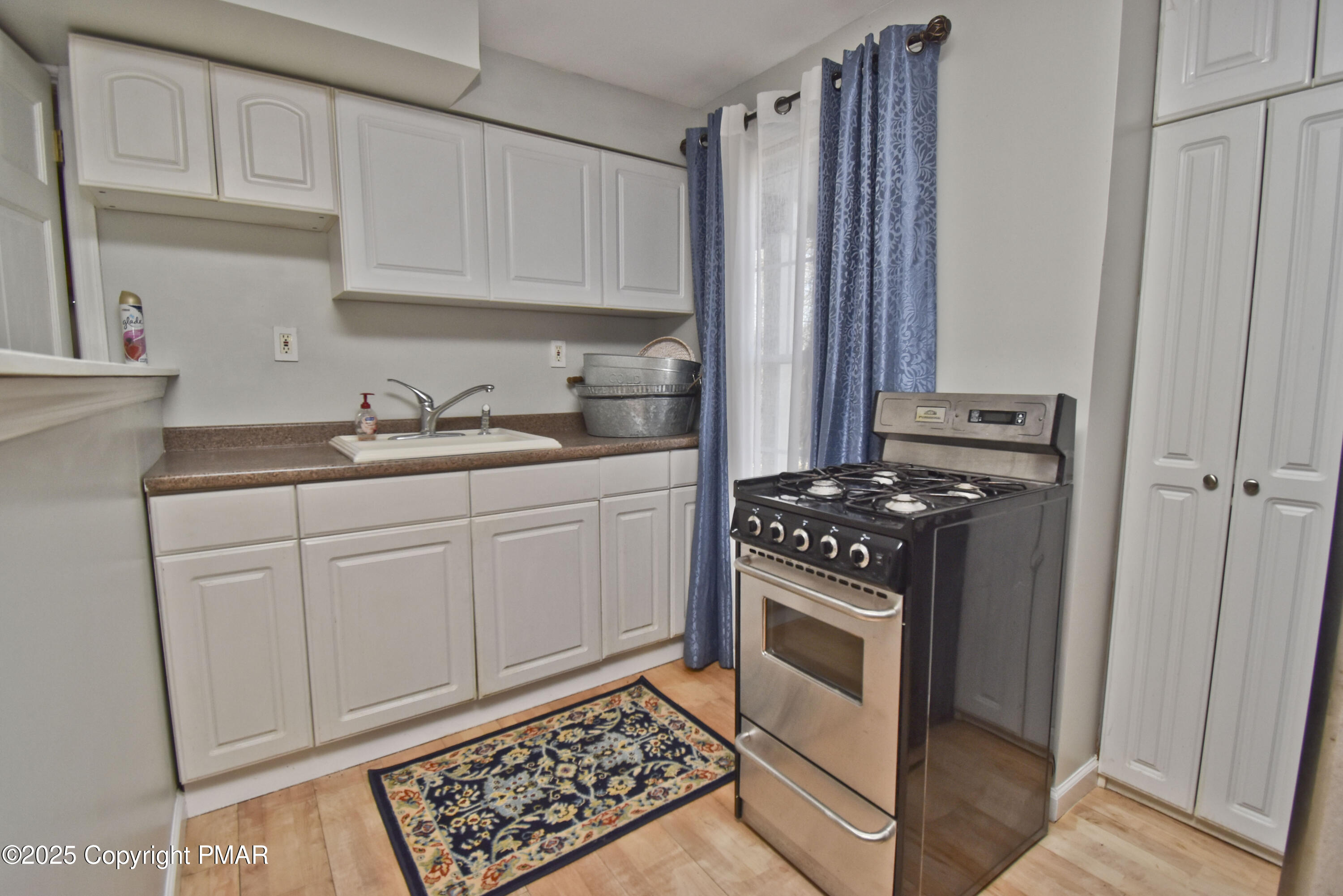145 Rising Meadow Way East Stroudsburg, PA 18302 - Photo 66 of 94 17 LL Kitchen