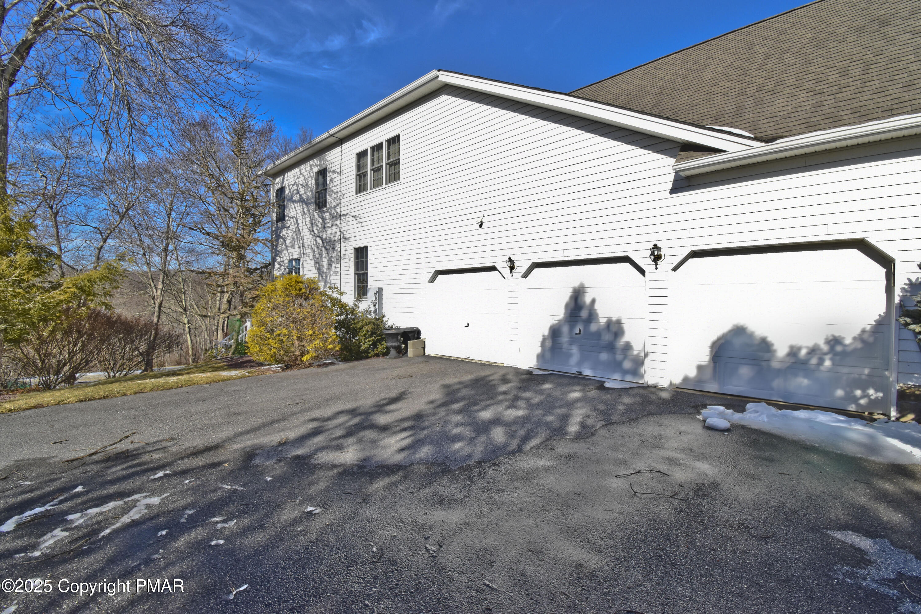 145 Rising Meadow Way East Stroudsburg, PA 18302 - Photo 75 of 94 23 Garage