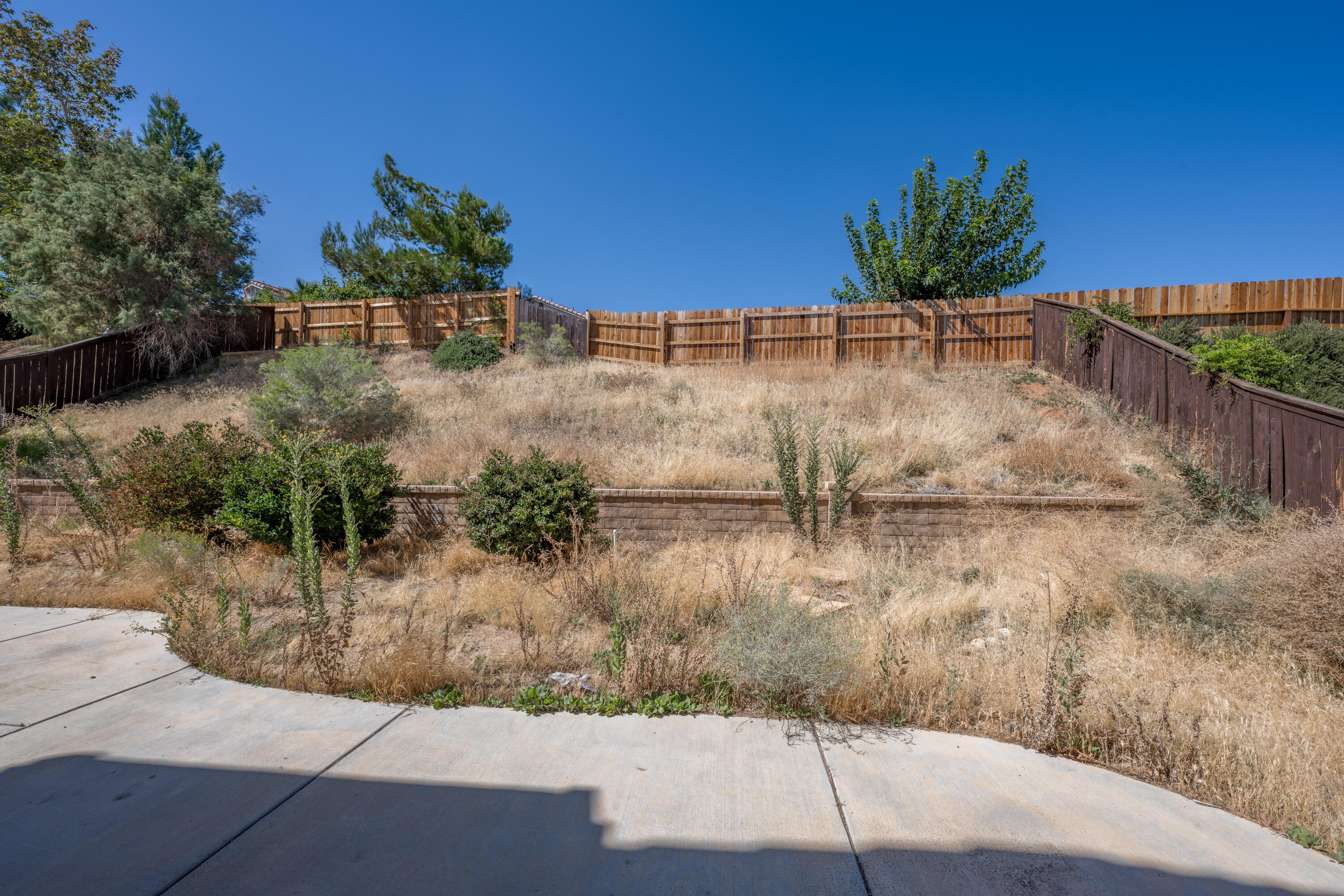 36501 Jenna Lane Palmdale, CA 93550 - Photo 11 of 13 11