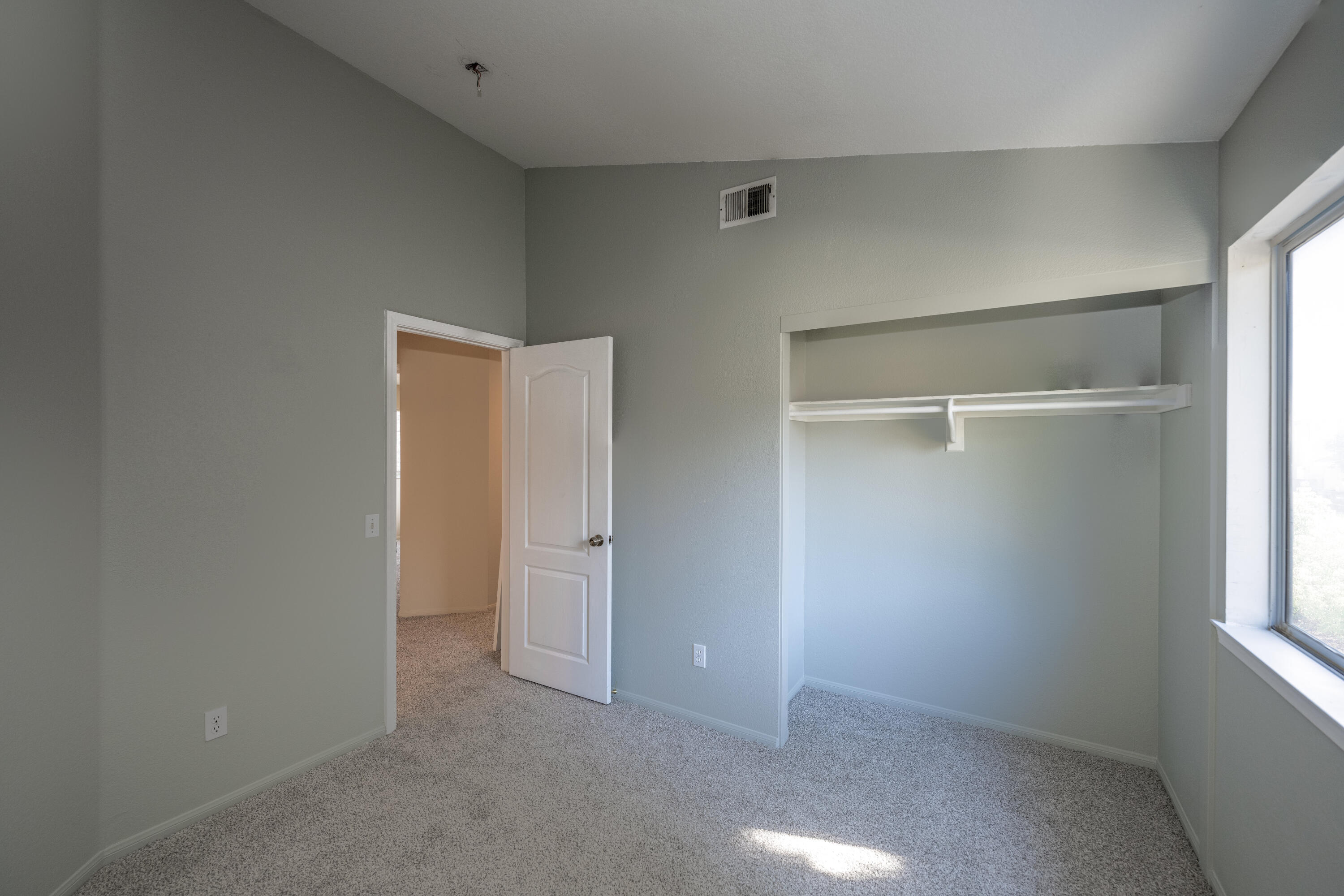 36501 Jenna Lane Palmdale, CA 93550 - Photo 3 of 13 3