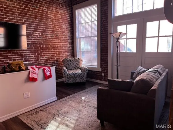 $1,200 | 212 Morgan Street, Unit D, St. Louis, MO 63102