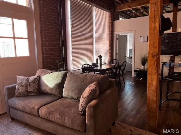 $1,200 | 212 Morgan Street, Unit D, St. Louis, MO 63102
