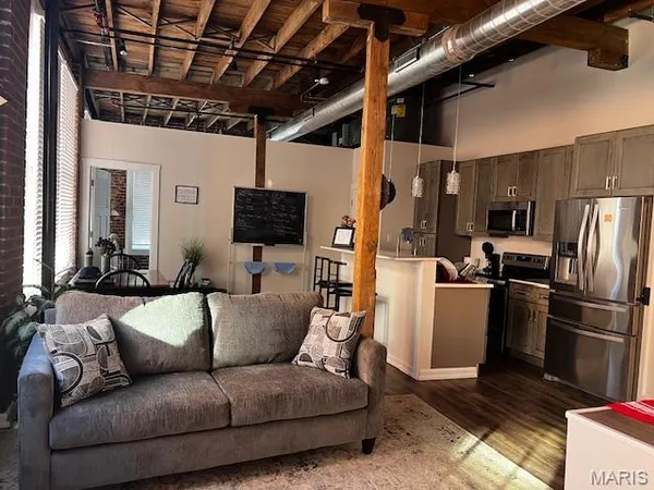 $1,200 | 212 Morgan Street, Unit D, St. Louis, MO 63102